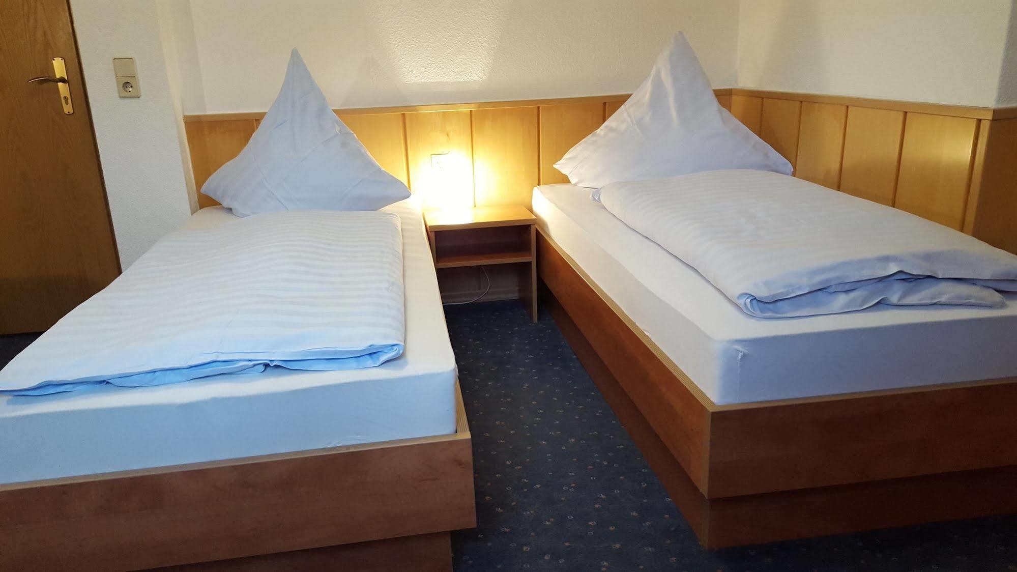Waldhotel Zur Holzmuhle Eldagsen Bagian luar foto