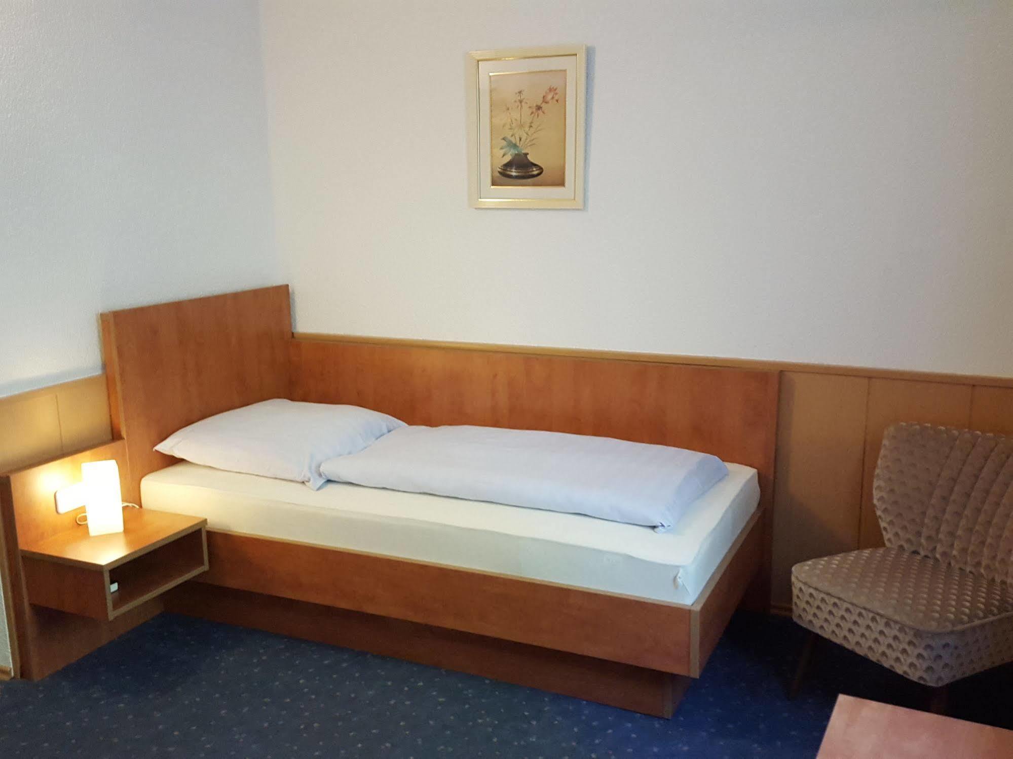 Waldhotel Zur Holzmuhle Eldagsen Bagian luar foto