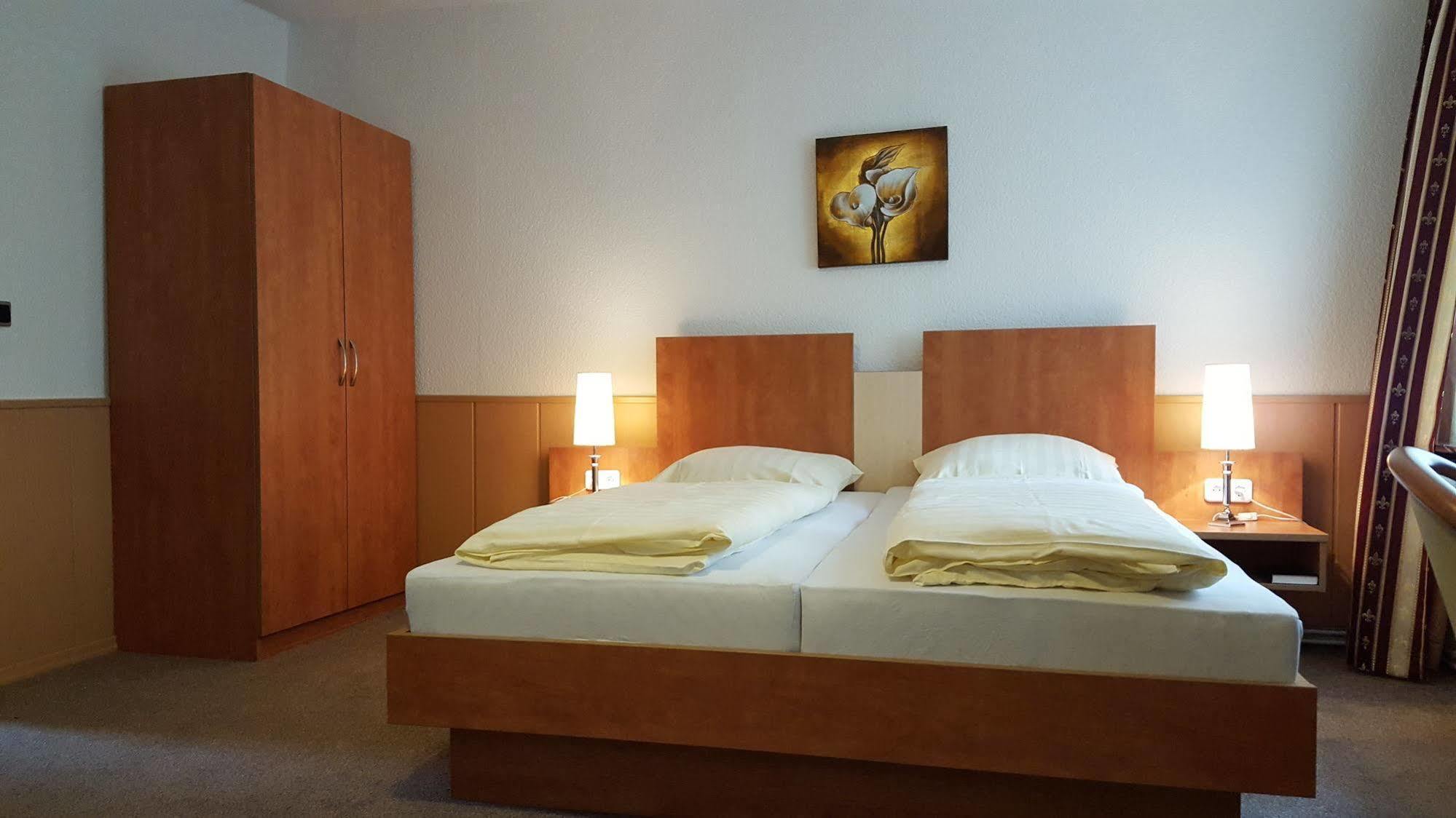 Waldhotel Zur Holzmuhle Eldagsen Bagian luar foto
